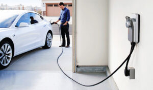 Lắp trạm sạc điện xe ô tô tại nhà tốn bao nhiêu tiền?